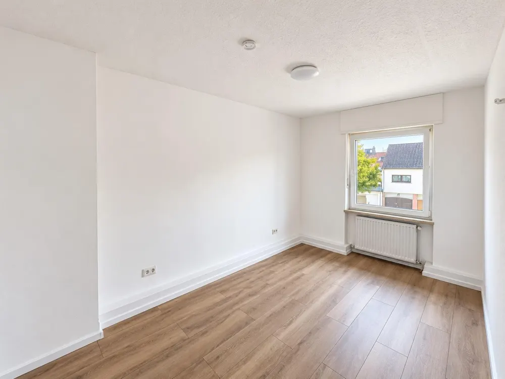 Frisch renovierte 2 ZKB | 65 m² | Balkon |
