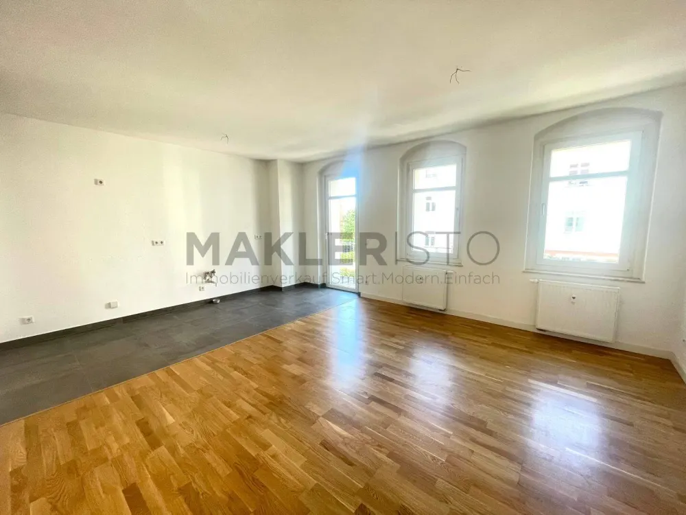 **Modernisierte 2-Zimmerwohnung mit Balkon und Tageslichtbad in Mickten***