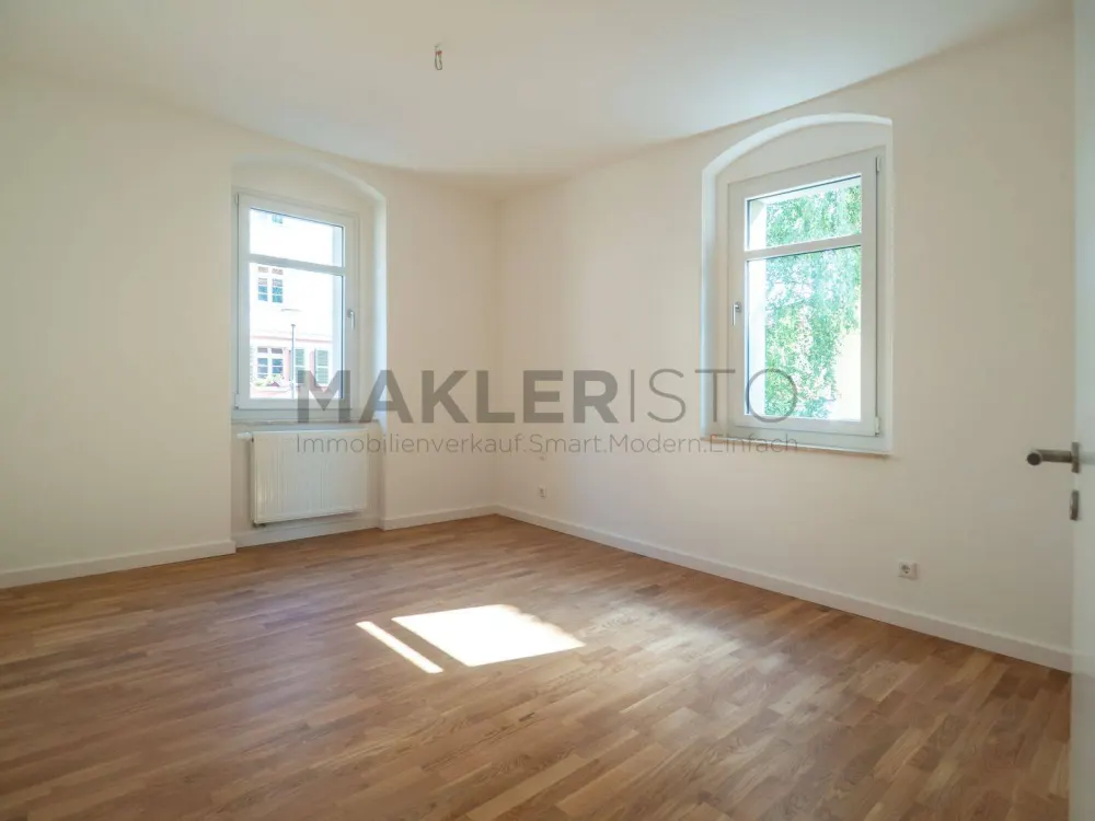**Modernisierte 2-Zimmerwohnung mit Balkon und Tageslichtbad in Mickten***