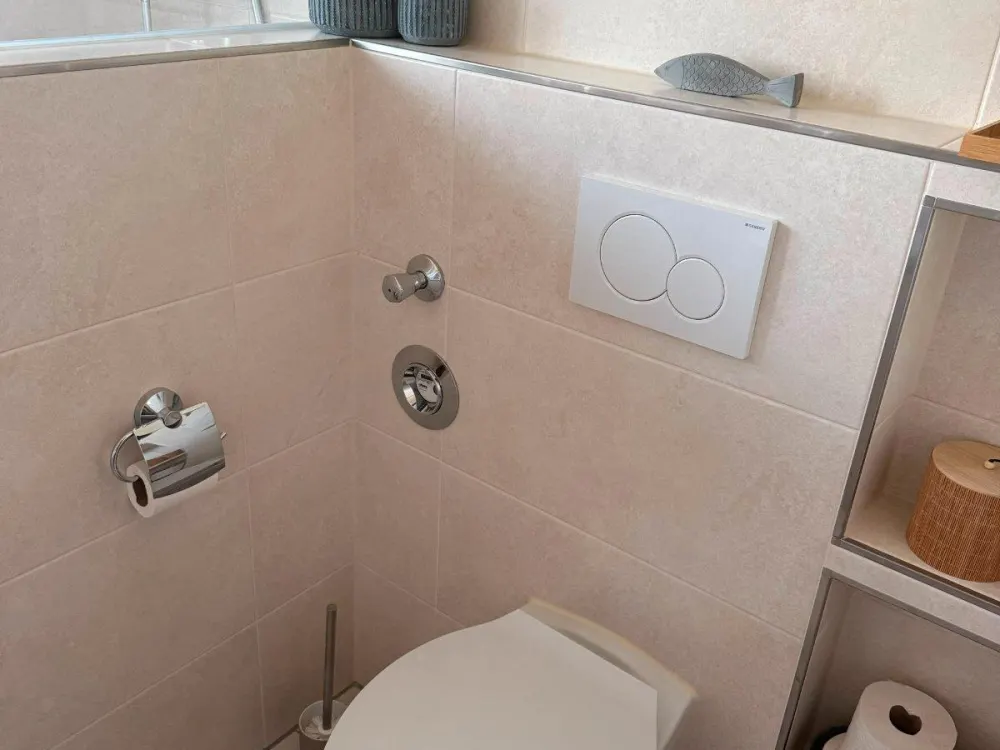 Stilvoll modernisierte 2,5-Zimmer-Wohnung mit Balkon in Zons