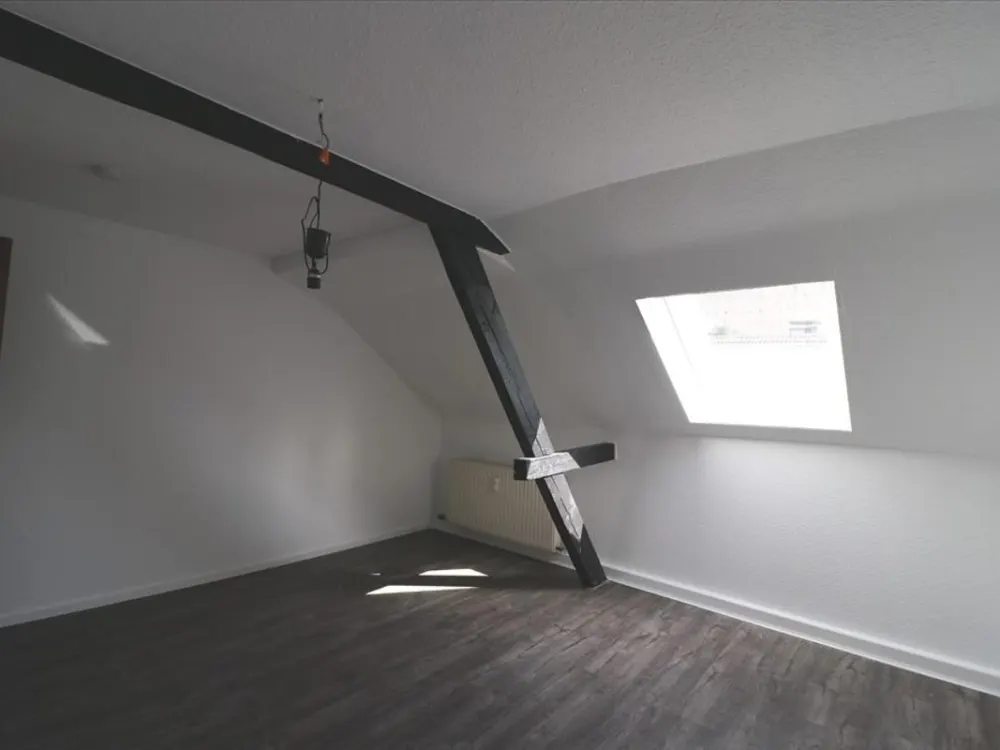 *3 Zimmer mit Flair im Dachgeschoss* in Krefeld, Hardenbergstr.
