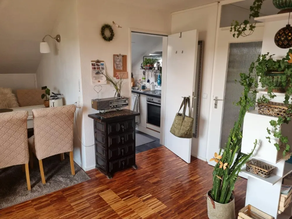 Schöne 2-Zimmer Dachgeschosswohnung in ruhiger Lage
