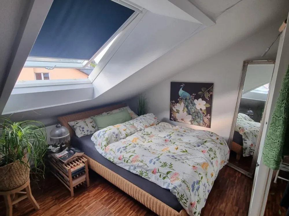 Schöne 2-Zimmer Dachgeschosswohnung in ruhiger Lage