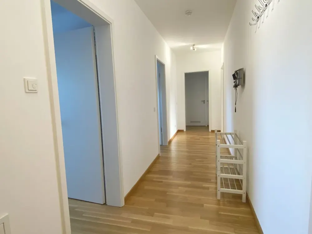 Neuwertige und großzügige 4-Zimmer-Wohnung in ruhiger Wohngegend