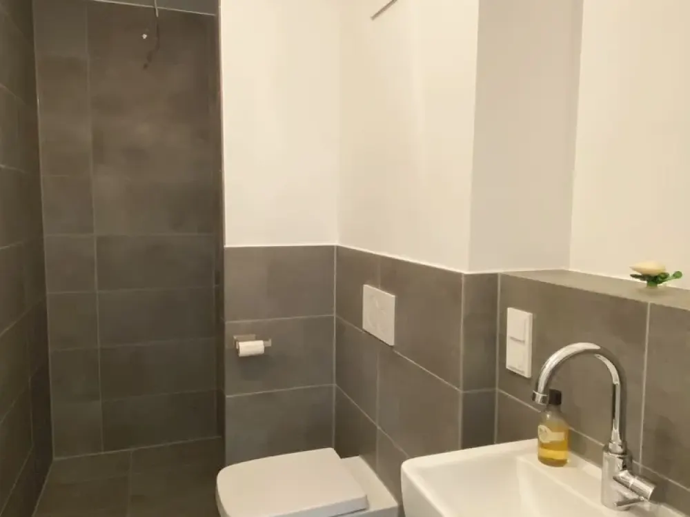 Neuwertige und großzügige 4-Zimmer-Wohnung in ruhiger Wohngegend
