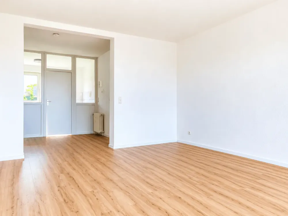 Charming 3-Room Apartment with Balcony