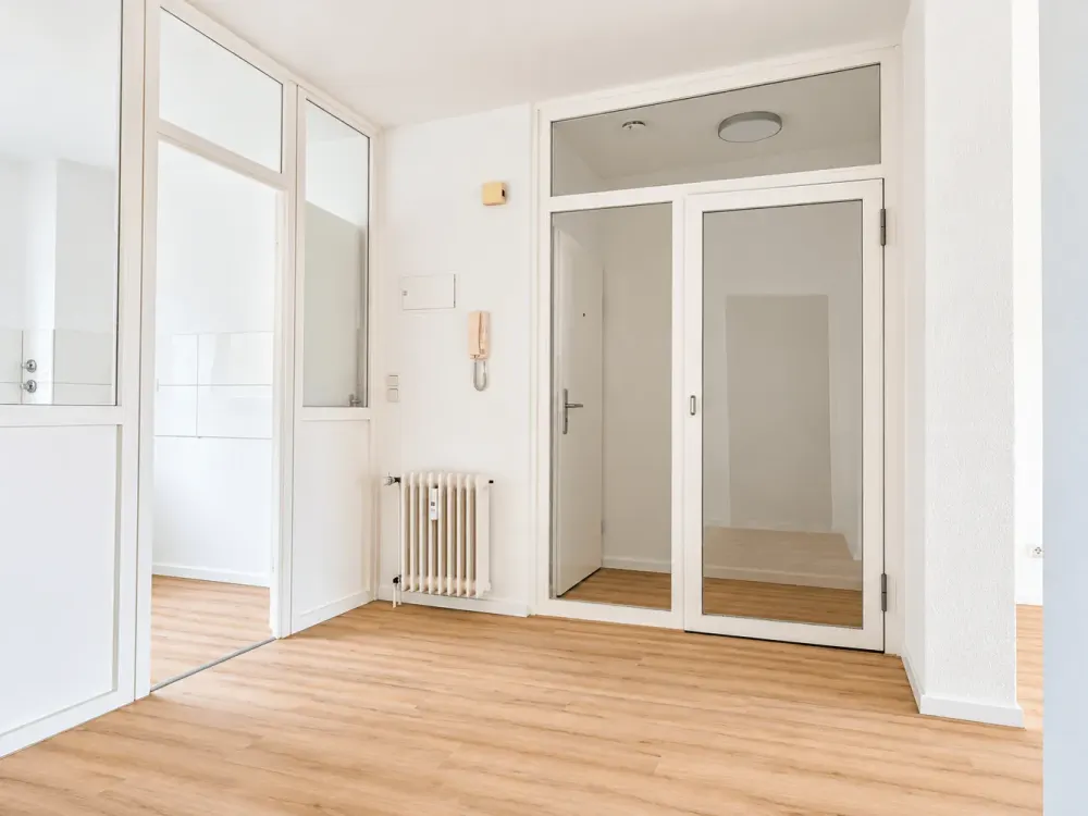 Charming 3-Room Apartment with Balcony