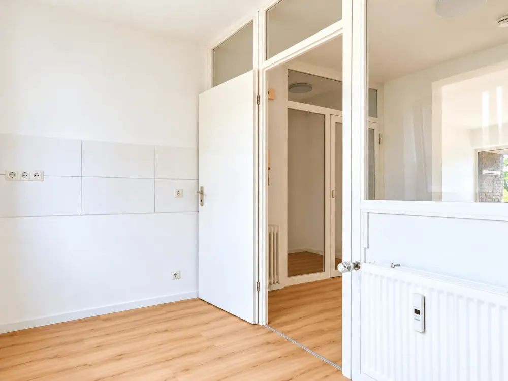 Charming 3-Room Apartment with Balcony