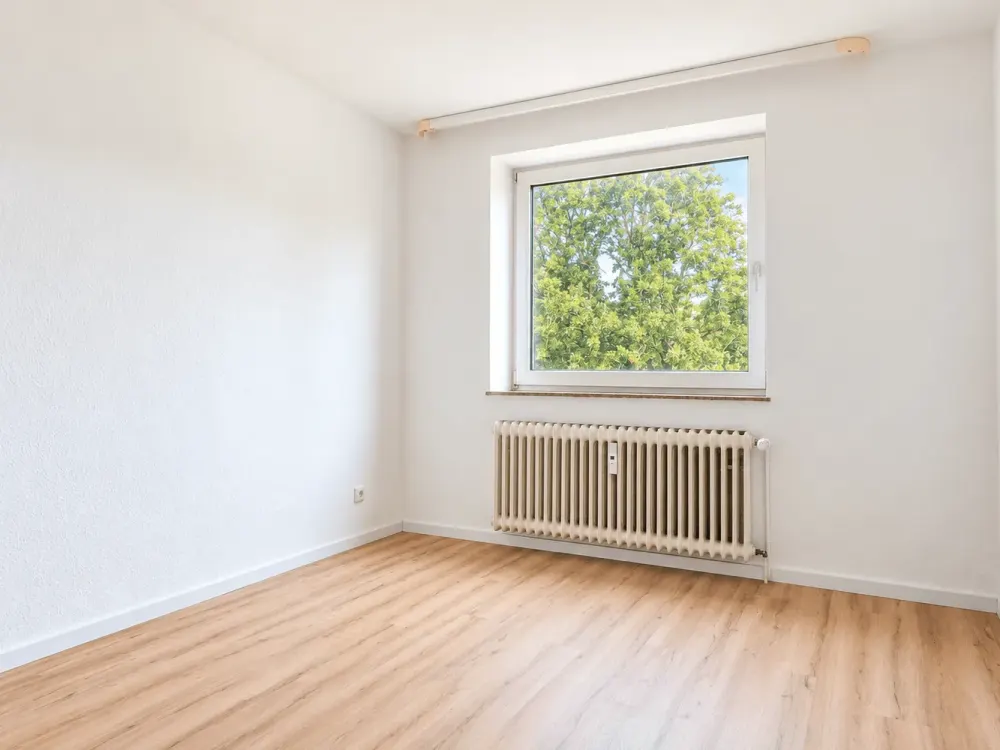 Charming 3-Room Apartment with Balcony