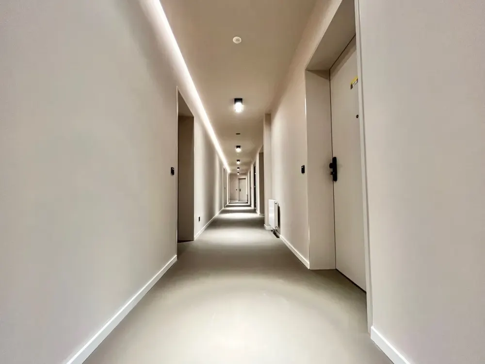 Moderne 1-Zimmer Neubauwohnung (Bj. 2023) für 1 Person mit Balkon und Weitblick