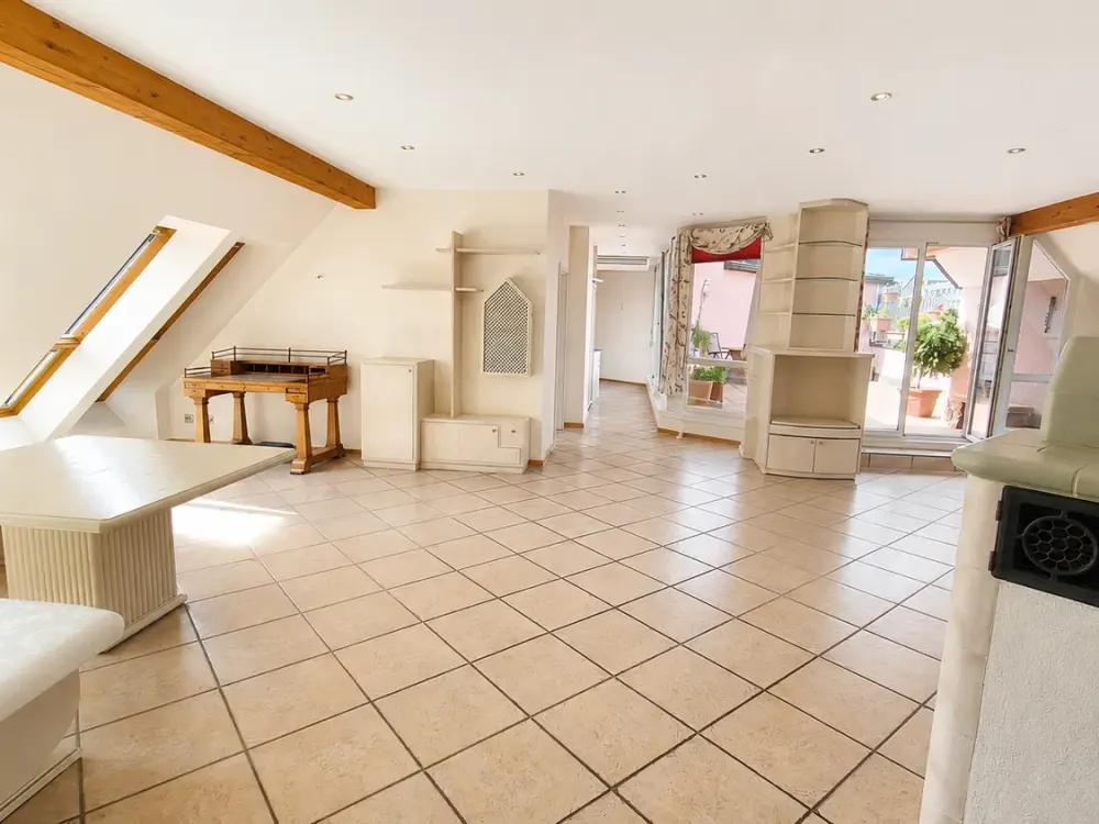 Wohnen über den Dächern, Exklusive 4-Zimmer-Wohnung mit traumhafter Terrasse