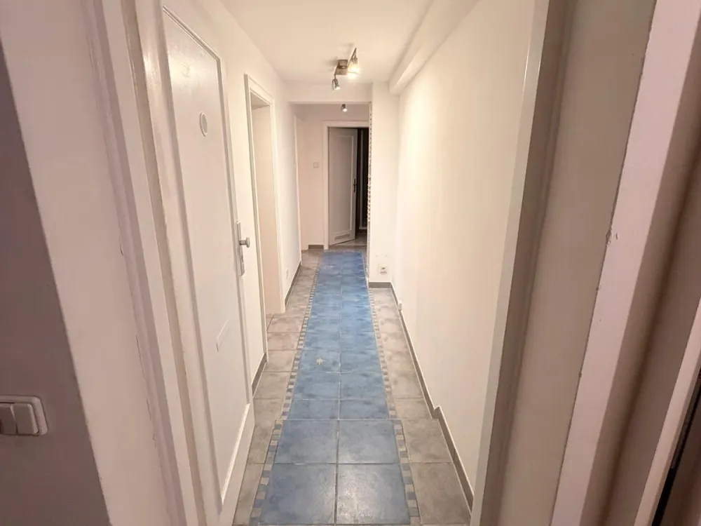Top Lage, direkt am Westbad 2-Zimmer Untergeschosswohnung