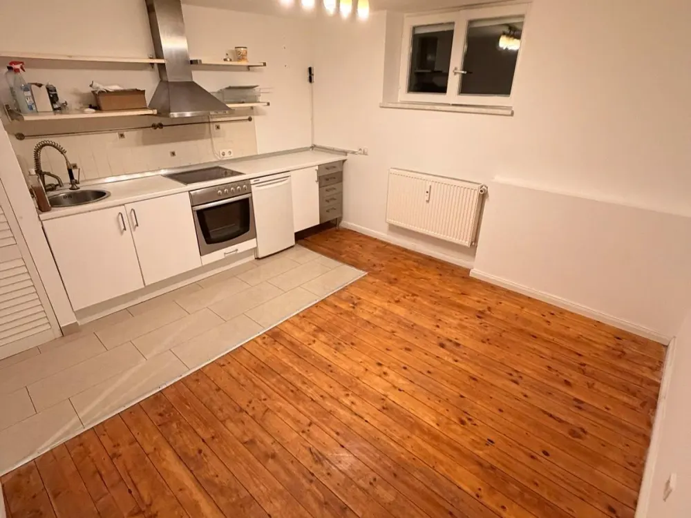 Top Lage, direkt am Westbad 2-Zimmer Untergeschosswohnung