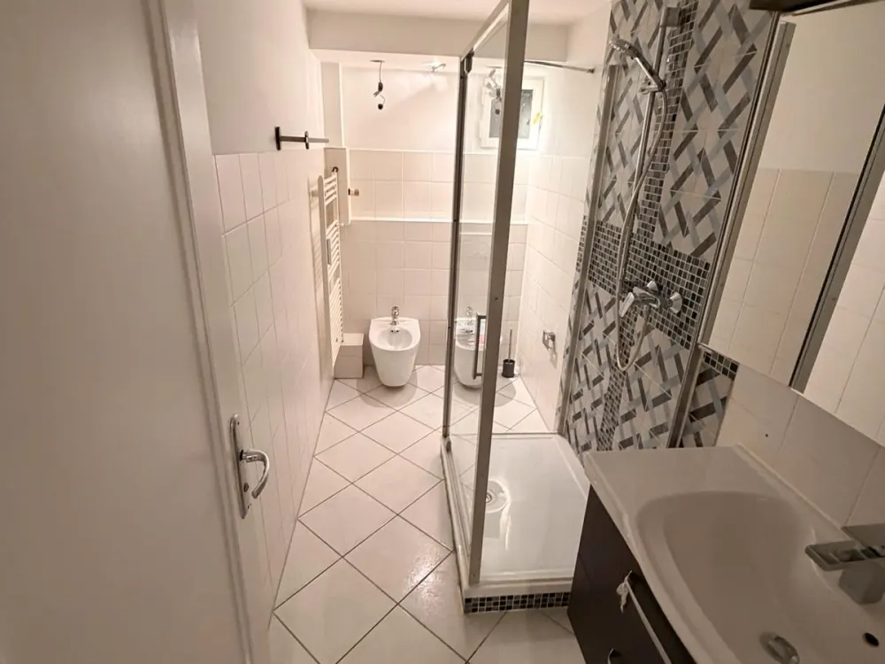 Top Lage, direkt am Westbad 2-Zimmer Untergeschosswohnung