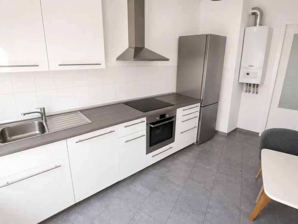 Moderne Altabau 3-Zimmer-Wohnung mit Balkon und zwei Bädern * Nähe Berger Straße*