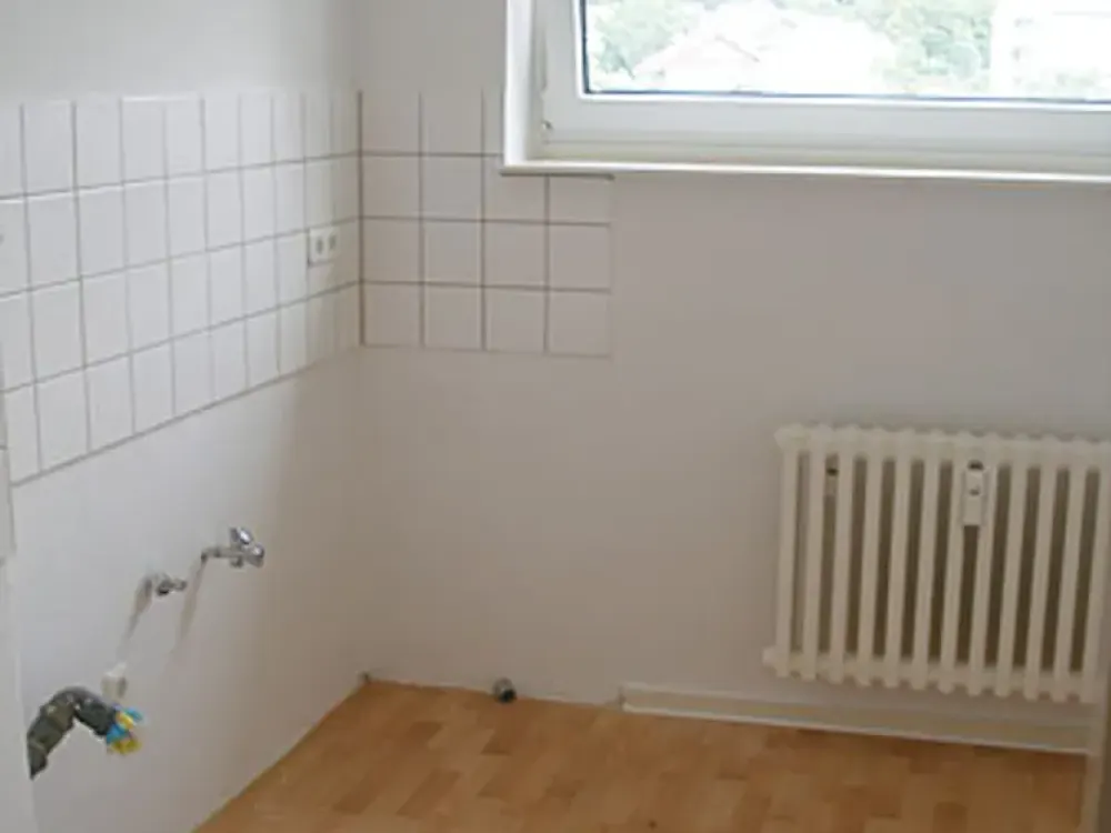 2 Room Apartment with Kitchen and Bathroom, Ground Floor, Completely Renovated