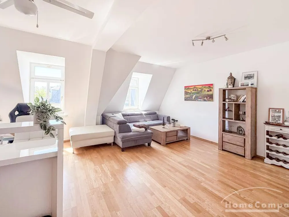 22801 HomeCompany Dresden Möbliert/Furnished 3-Zimmer Maisonette Wohnung in Dresden-Striesen mit Balkon max. 3 Personen