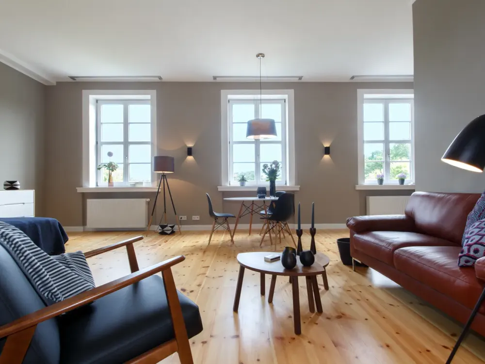 Möbliertes Wohntraum-Appartement mit Echtholzdielen & Einbauküche in Potsdam Groß Glienicke