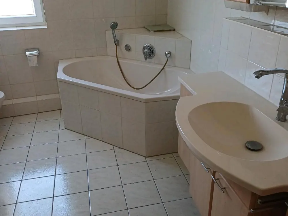 Waldbronn 4 Zimmer 115m2 DG Balkon Aufzug vorhanden Reichenbach