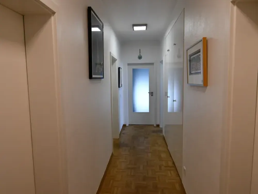 Stilvoll modernisiert: 3-Zimmer-Dachgeschosswohnung mit Balkon Südseite in Sachsenhausen-Süd