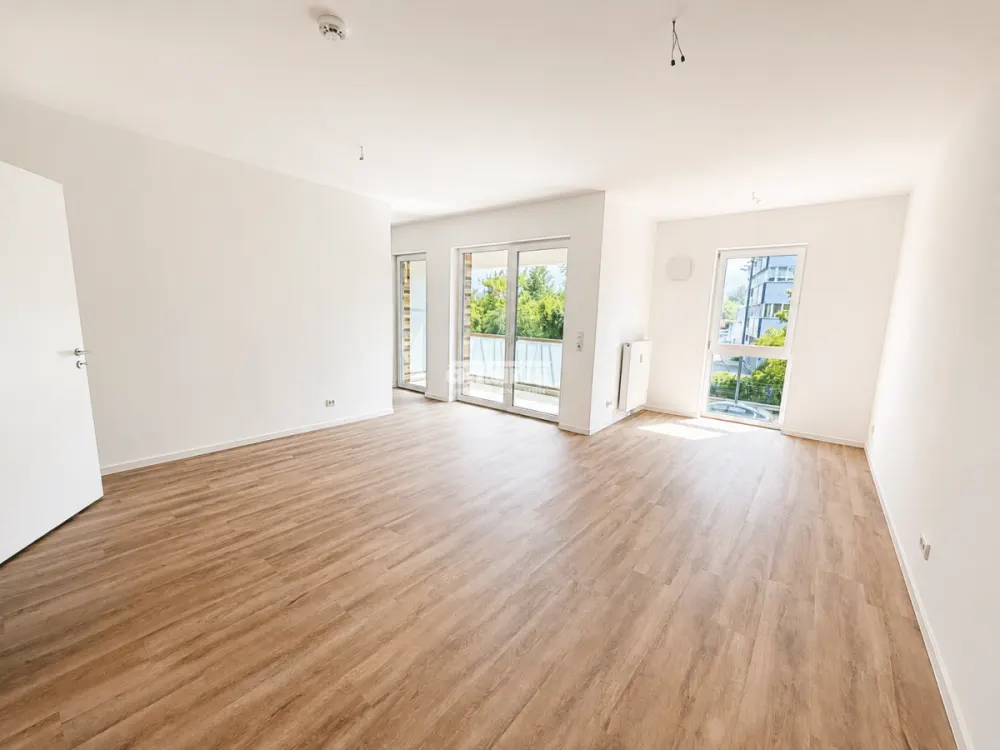 Family-friendly 4-room apartment with balcony & two bathrooms