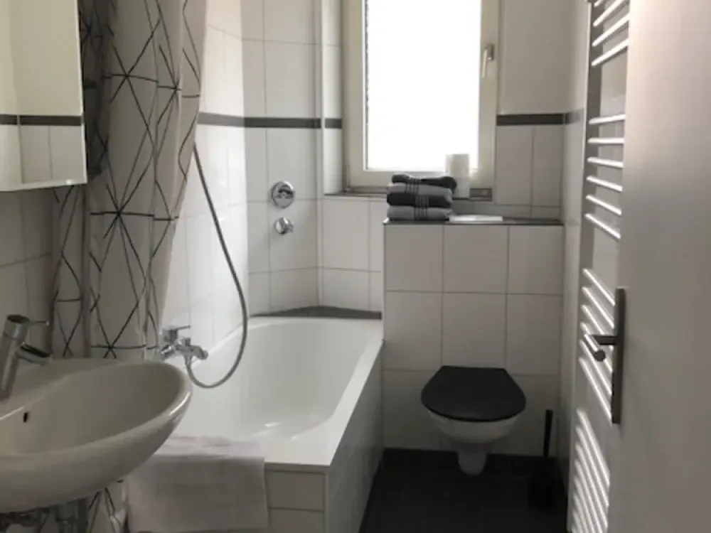 Furnished 1-Room Apartment in Frankfurt Westend-Süd