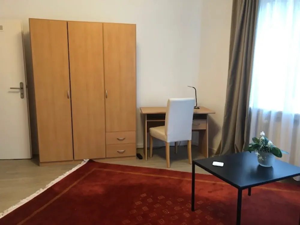 Furnished 1-Room Apartment in Frankfurt Westend-Süd