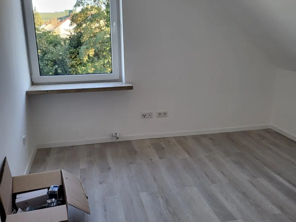 Helle 3-Zimmer-Dachgeschosswohnung im Flüsseviertel, Wilhelmshöhe