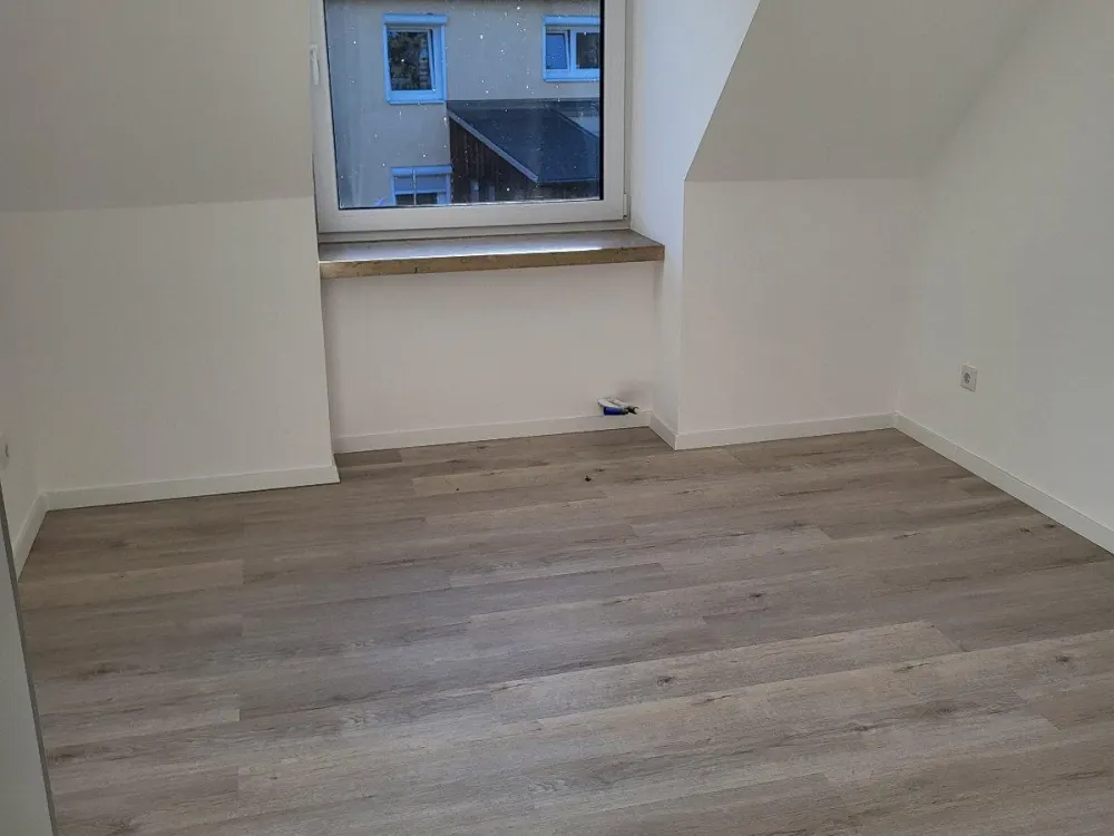 Helle 3-Zimmer-Dachgeschosswohnung im Flüsseviertel, Wilhelmshöhe