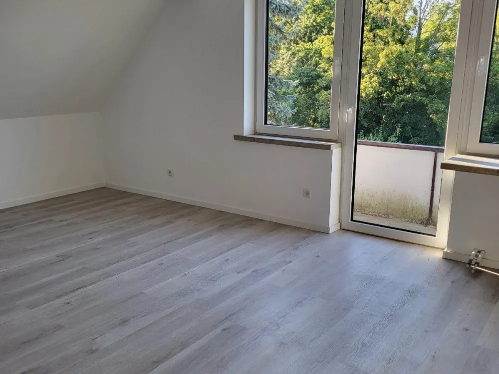 Helle 3-Zimmer-Dachgeschosswohnung im Flüsseviertel, Wilhelmshöhe