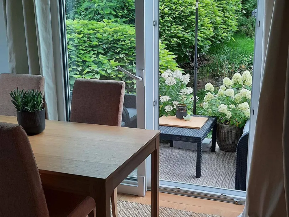 S-Uhlbach, vollmöblierte 2-Zi. Wohnung mit Balkon