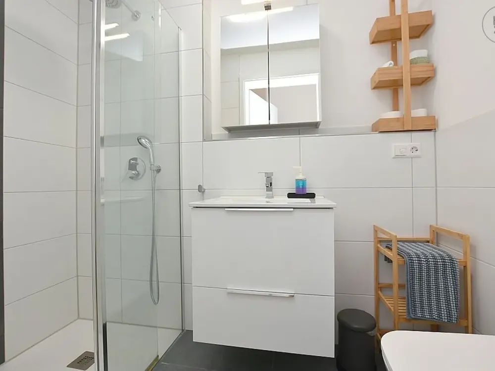Modern Furnished New-Build Apartment in Rutesheim Perouse