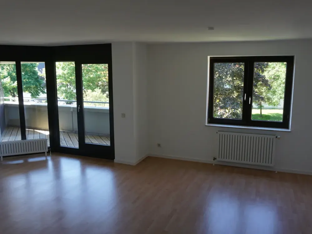 Bright Single Apartment with South-facing Loggias and Underground Parking in the Center of Paderborn