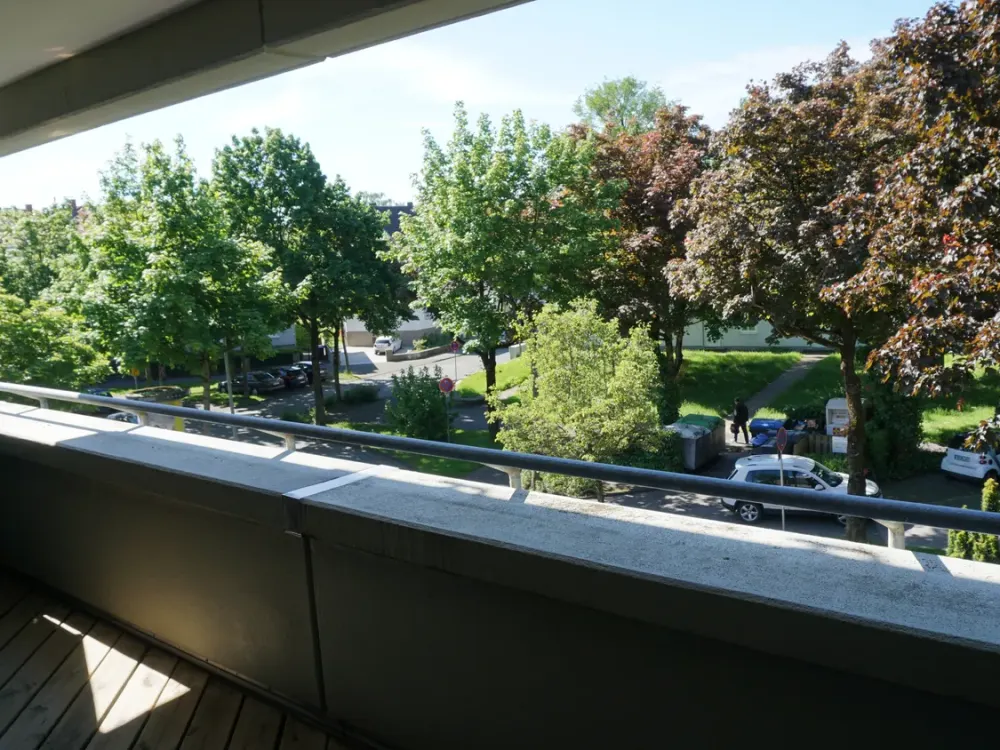 Bright Single Apartment with South-facing Loggias and Underground Parking in the Center of Paderborn
