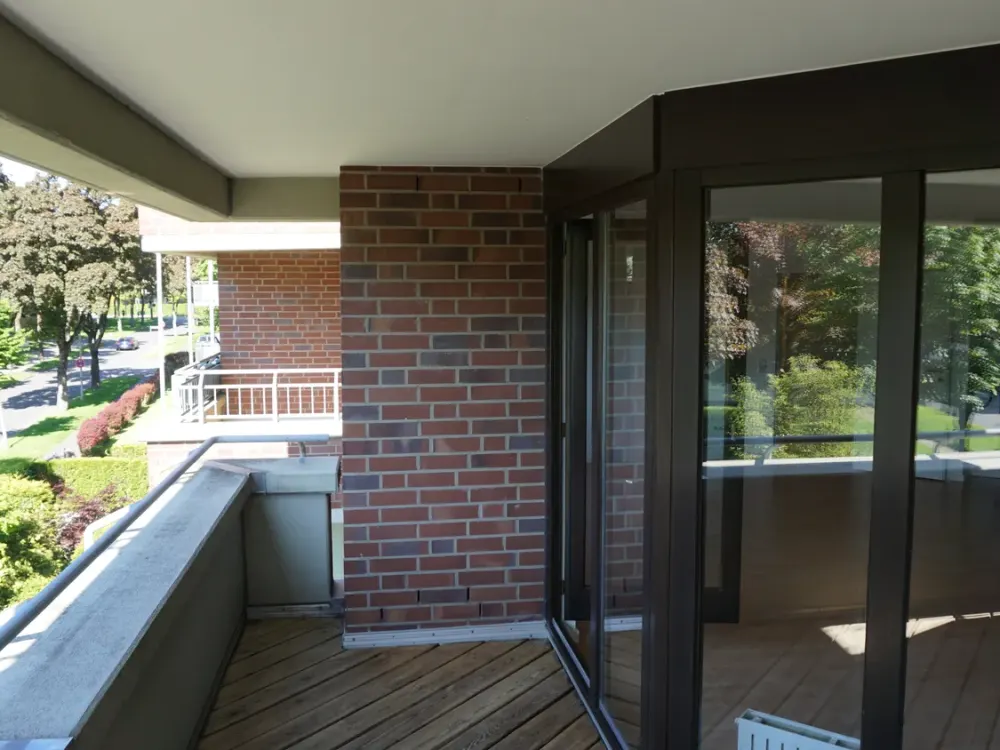 Bright Single Apartment with South-facing Loggias and Underground Parking in the Center of Paderborn