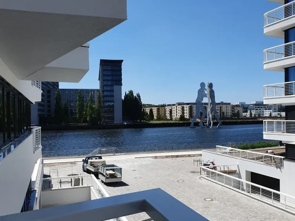 2 ZIMMER Luxus Wohnung - EBK - Wasserblick - Balkone- 1585€ Warm - 1-3 Years contract