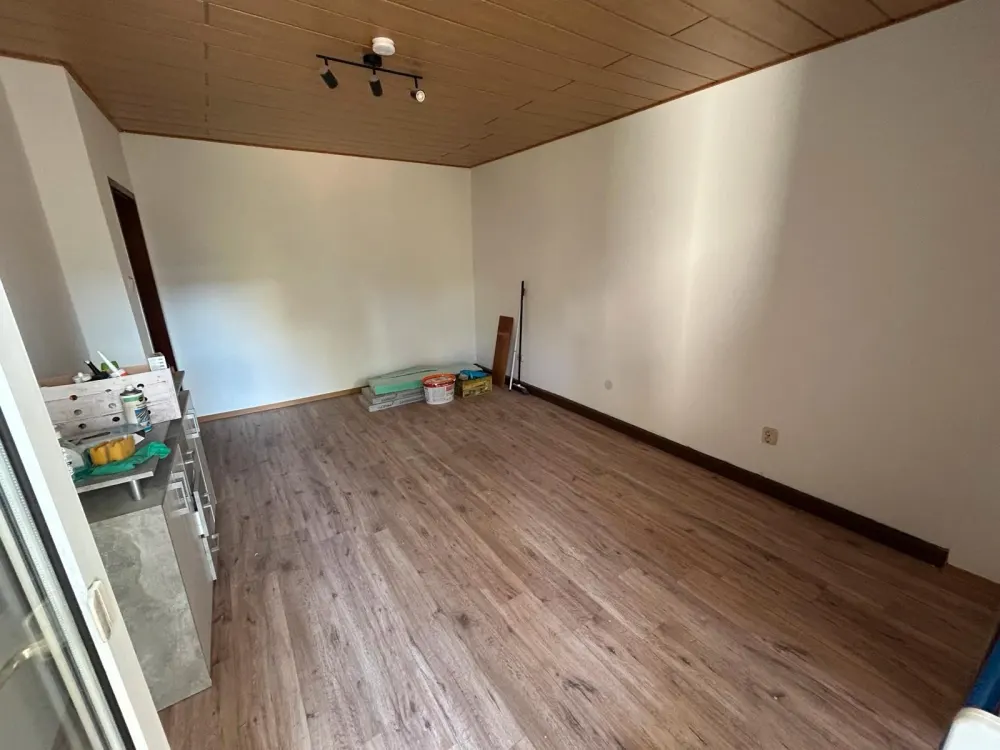 Beautiful, bright 3-room ground floor apartment with balcony in Bous