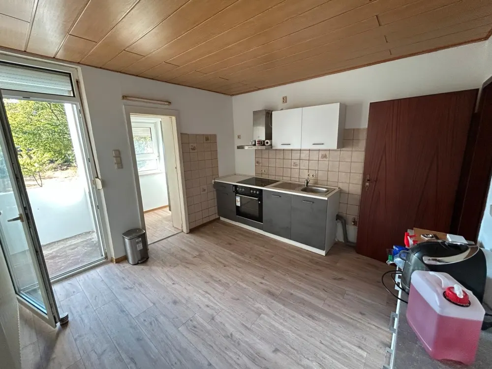 Beautiful, bright 3-room ground floor apartment with balcony in Bous