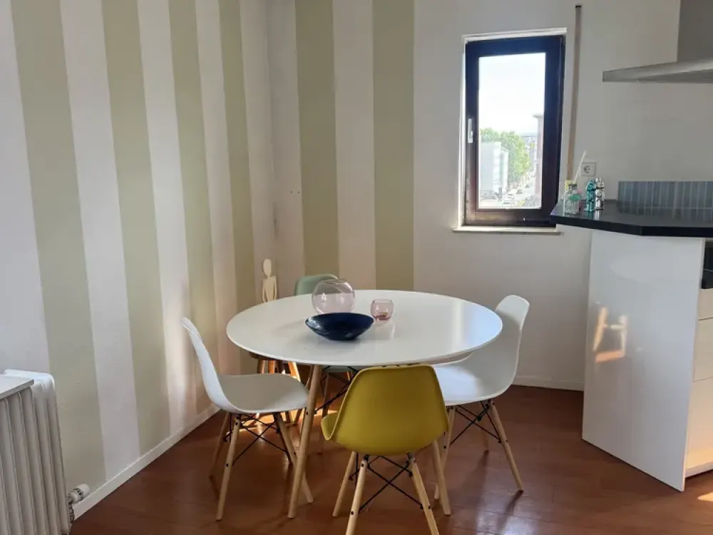 Zentrale möblierte helle Wohnung ab 1.11. zu vermieten