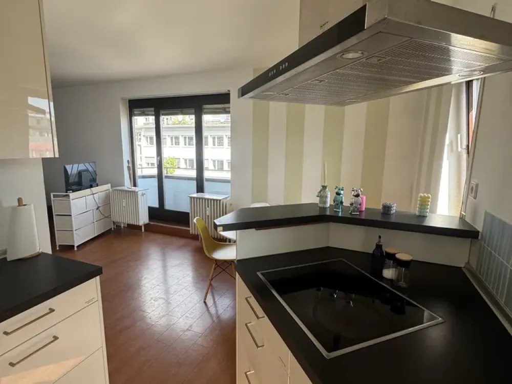 Zentrale möblierte helle Wohnung ab 1.11. zu vermieten