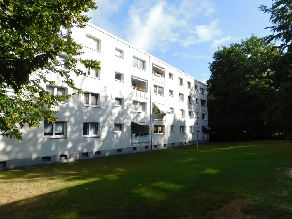 Einzugsbereit neu für Sie renoviert inkl. Balkon! Ideal als kleine Familie!