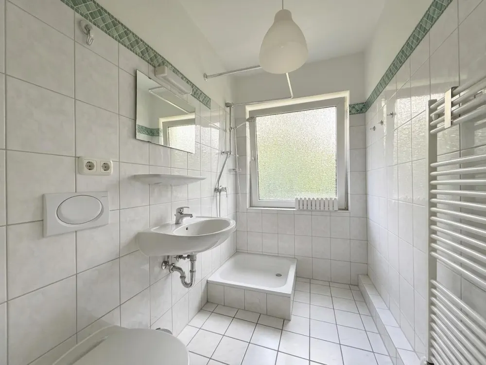Attraktive 2,5-Zimmer-Wohnung im Hochparterre in Wedel, Wentzel Dr.