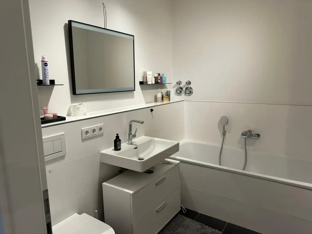 Möblierter Neubau 3-Zimmer-Wohnung am Tarpenbeker Ufer