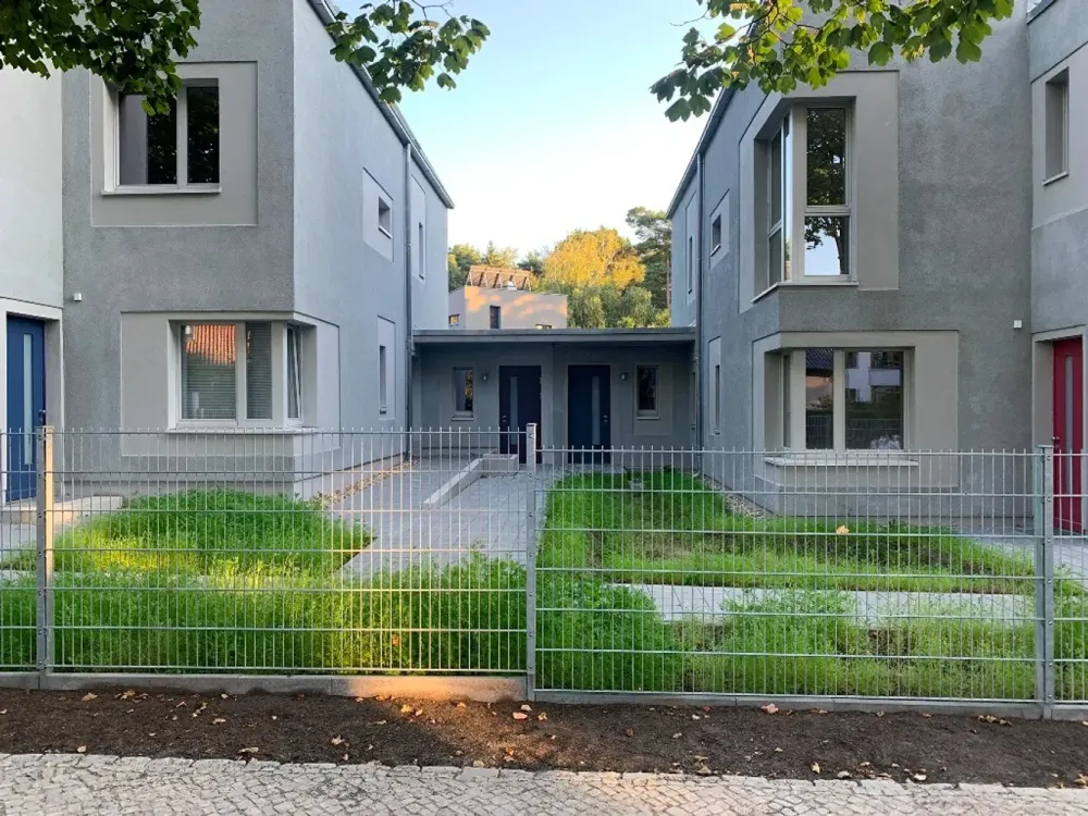 Naturnah. Modern. Besonders: 2-Zimmer-Wohnung mit Südwestbalkon in Rahnsdorf
