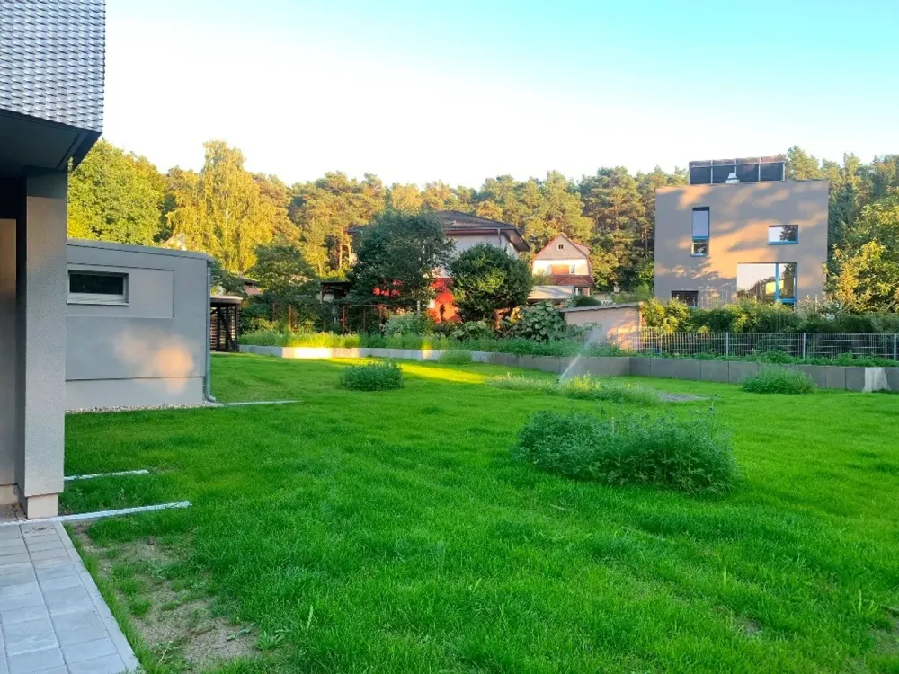 Naturnah. Modern. Besonders: 2-Zimmer-Wohnung mit Südwestbalkon in Rahnsdorf