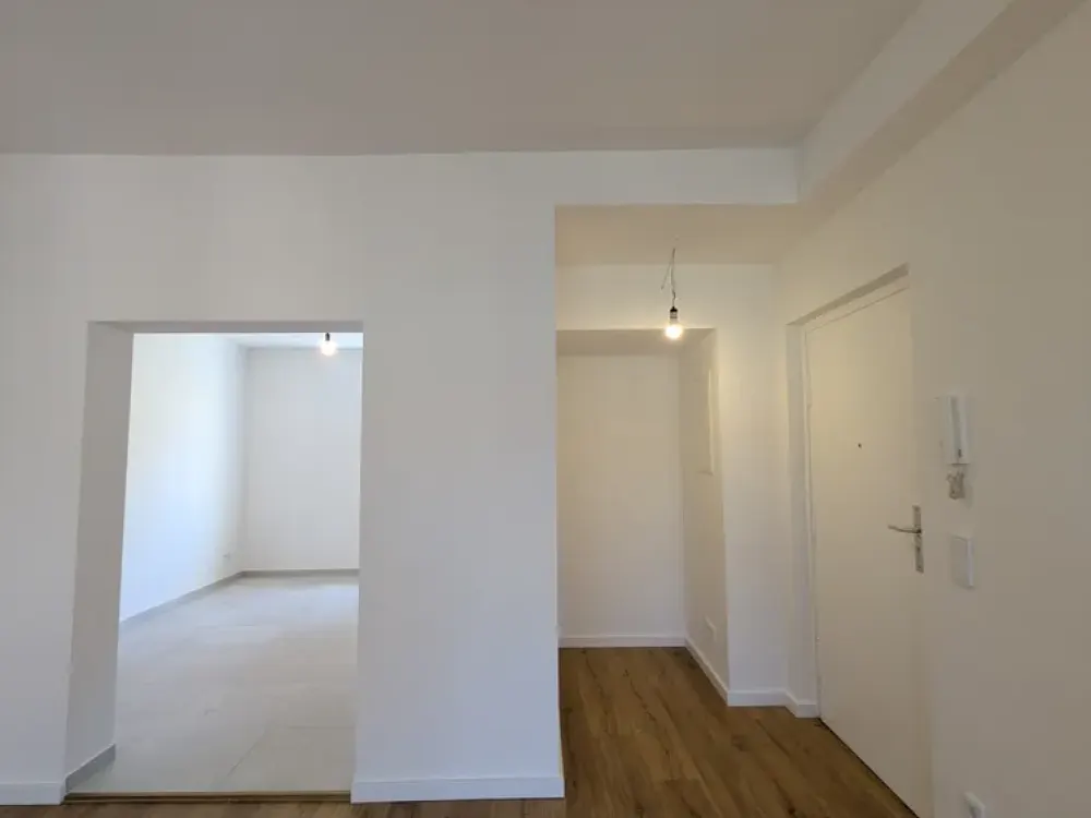 Erstbezug: 3 Zimmer Wohnung mit Balkon und Einbauküche im Herzen von Weißensee zu vermieten!