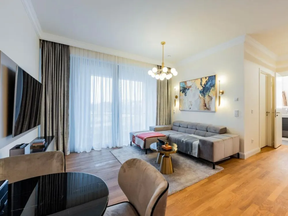 Luxuriös möblierte Designerwohnung am Hauptbahnhof inkl. TG