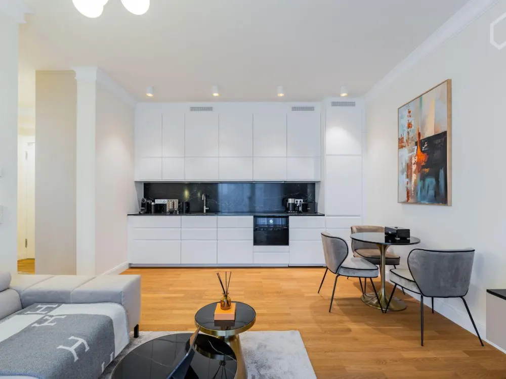 Luxuriös möblierte Designerwohnung am Hauptbahnhof inkl. TG