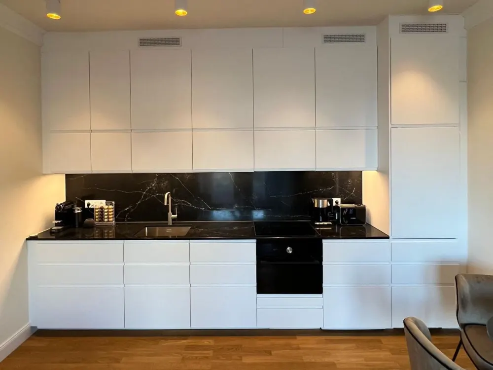Luxuriös möblierte Designerwohnung am Hauptbahnhof inkl. TG