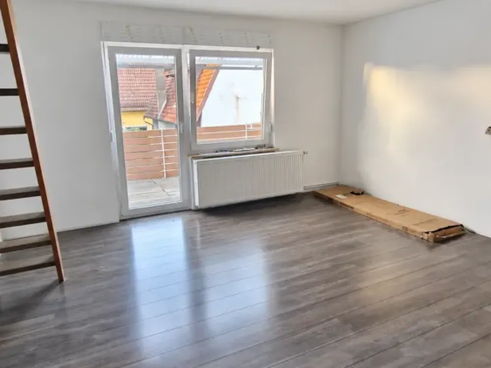frisch renovierte Wohnung mit großem Balkon